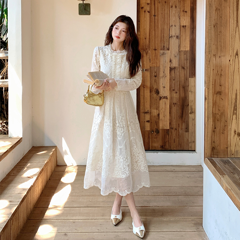 French Style Embroidered A-Line Dress with Waist Slimming