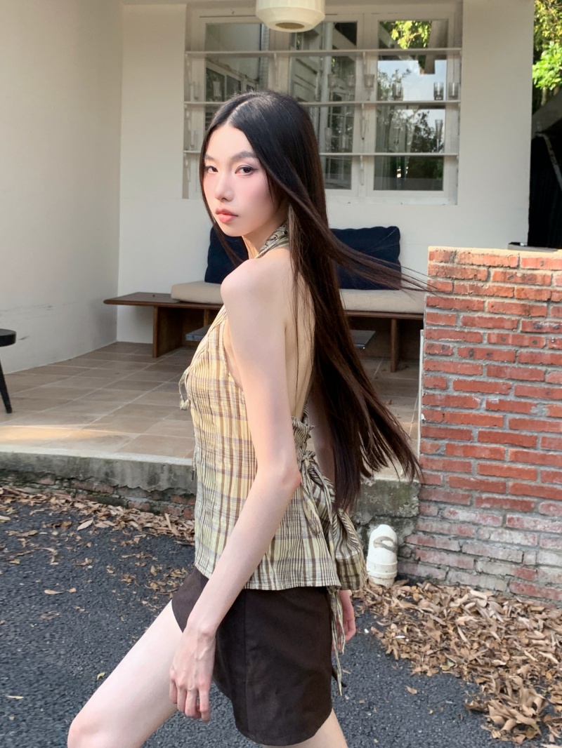 plaid-v-neck-halter-cami-with-back-straps-women-slim-fit-open-back-crop-top_3 Plaid V-Neck Halter Cami with Back Straps Women Slim Fit Open Back Crop Top