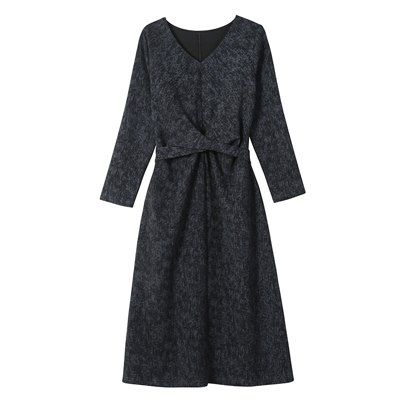 Plus Size Women's A-Line Midi Dress with Slit Hem Long Sleeve V-Neck Spring