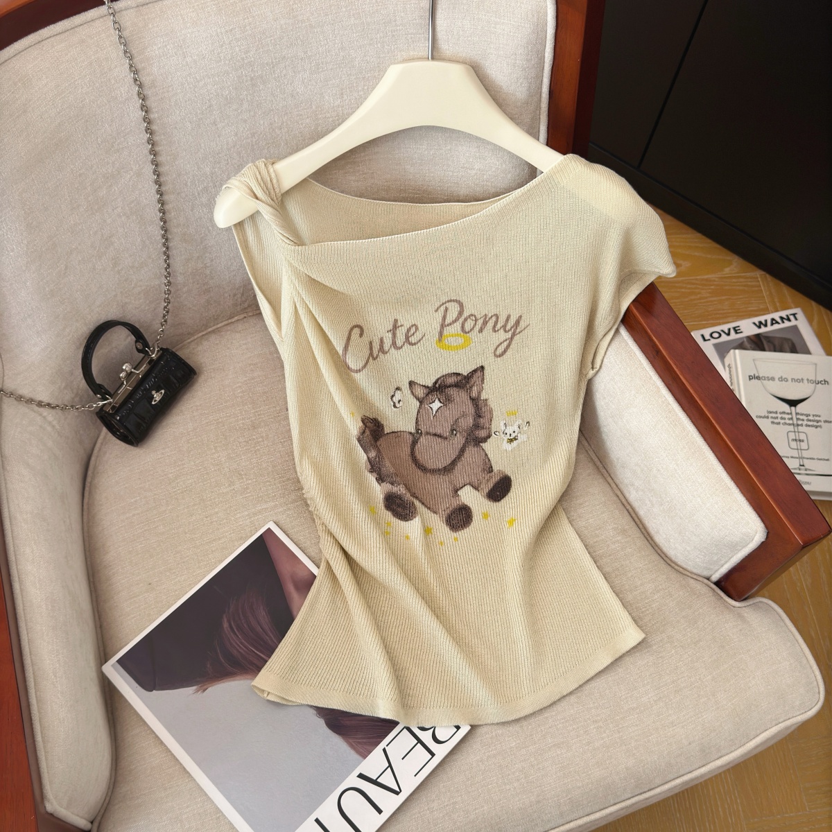 sexy-off-shoulder-knit-top-with-cartoon-print-short-sleeve-summer-new-design_1 Sexy Off-Shoulder Knit Top with Cartoon Print Short Sleeve Summer New Design