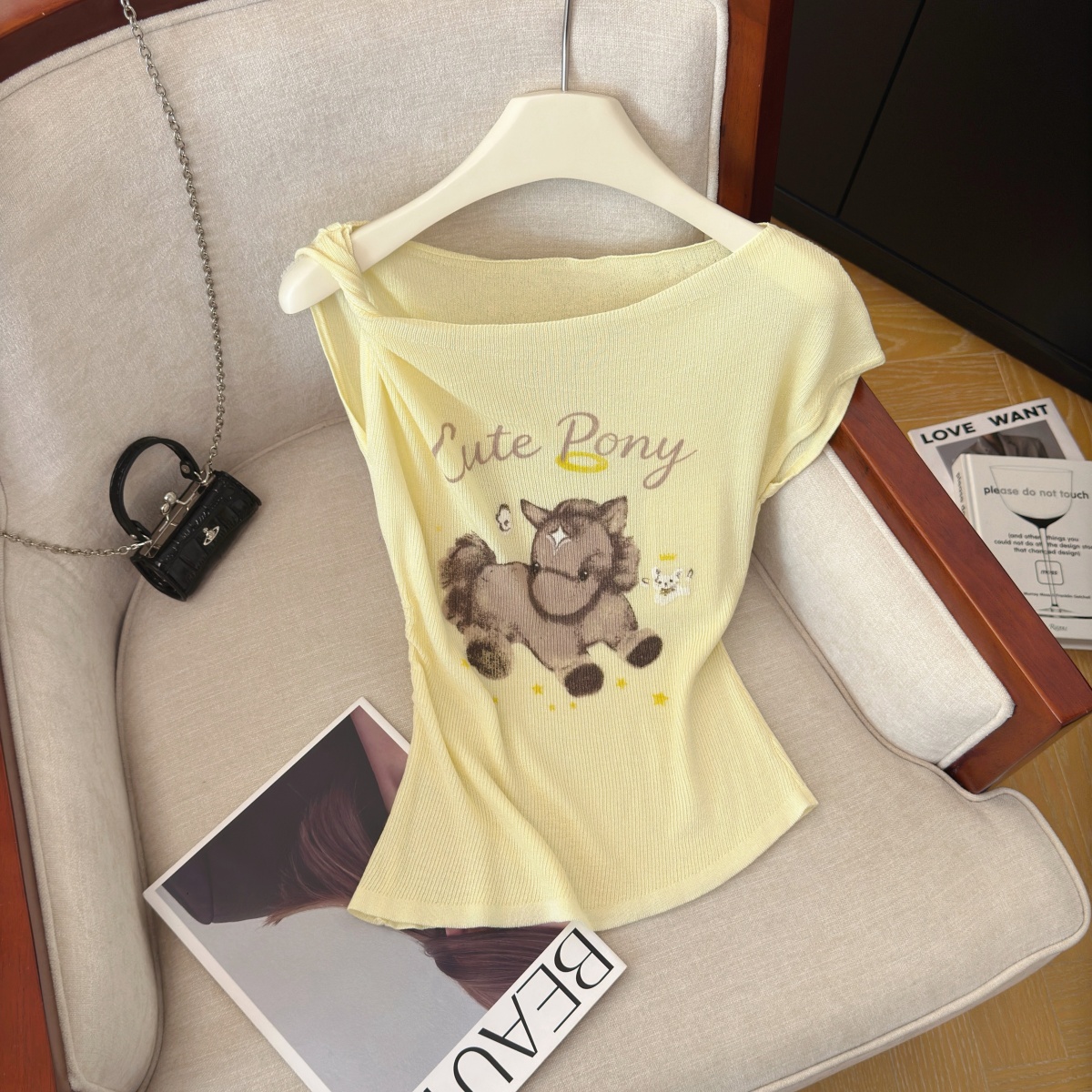 sexy-off-shoulder-knit-top-with-cartoon-print-short-sleeve-summer-new-design_3 Sexy Off-Shoulder Knit Top with Cartoon Print Short Sleeve Summer New Design