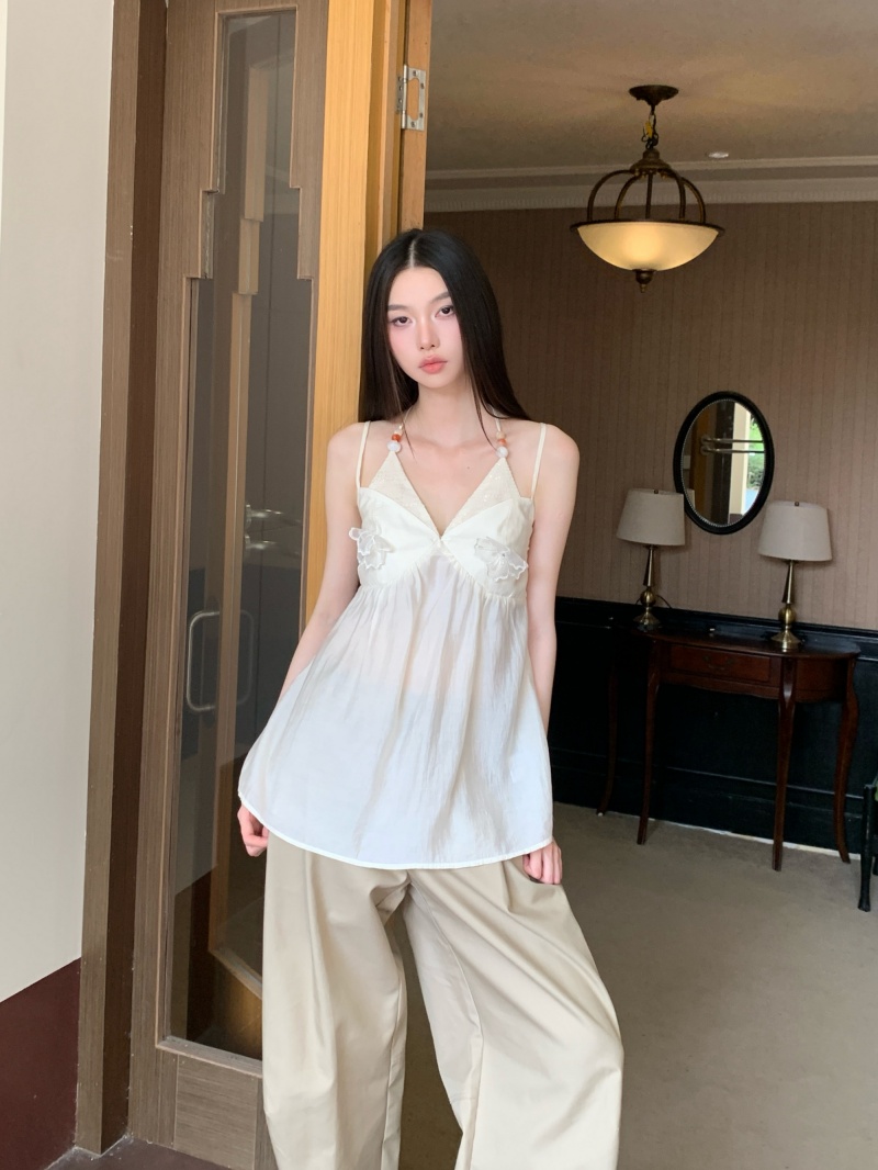 Women's Sleeveless Camisole Top with 3D Floral Detail, Relaxed Cream Fit
