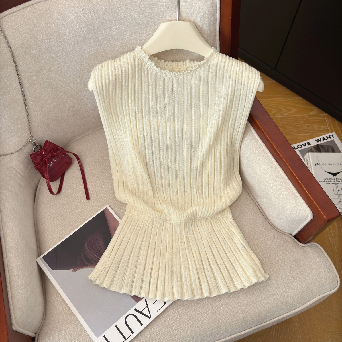 Women's Sleeveless Knit Top Summer Slimming Waist Cinched Design