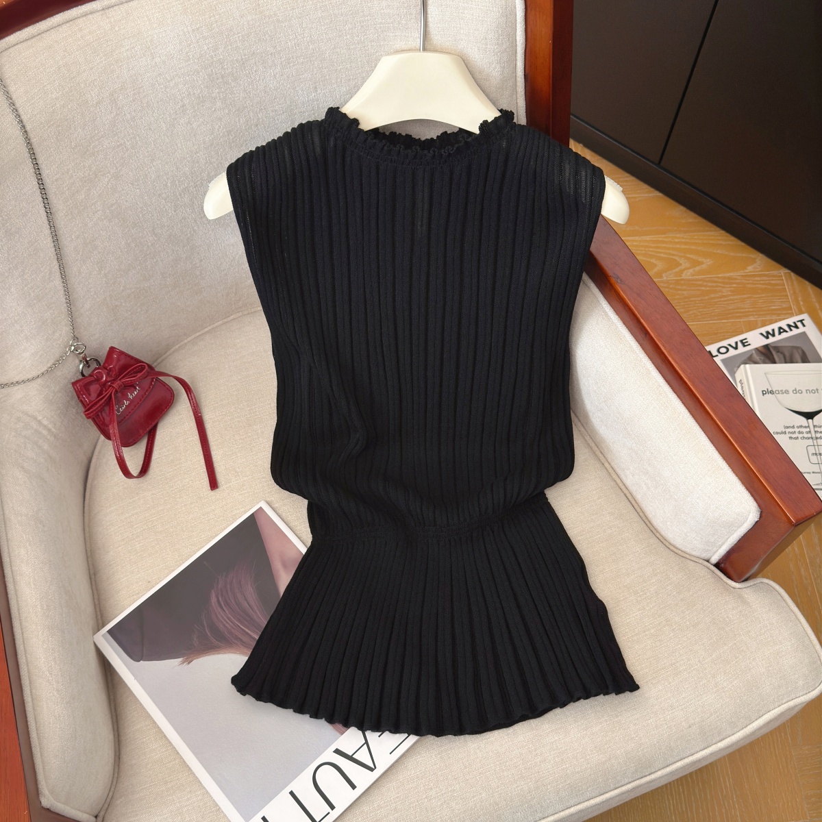 Women's Sleeveless Knit Top Summer Slimming Waist Cinched Design