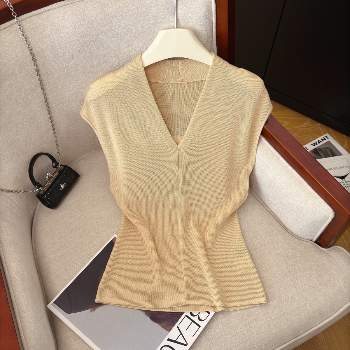 Women's V-Neck Knit Top Summer Short Sleeve Slimming Pullover