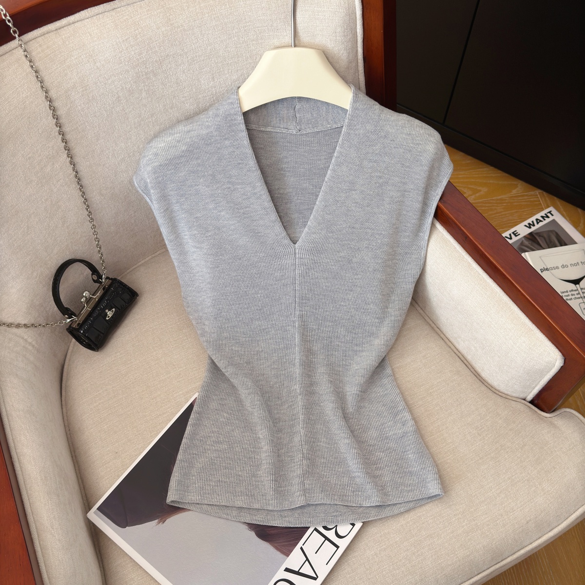 Women's V-Neck Knit Top Summer Short Sleeve Slimming Pullover