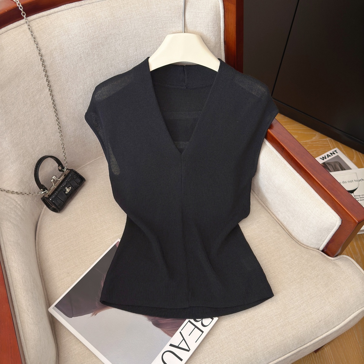 Women's V-Neck Knit Top Summer Short Sleeve Slimming Pullover
